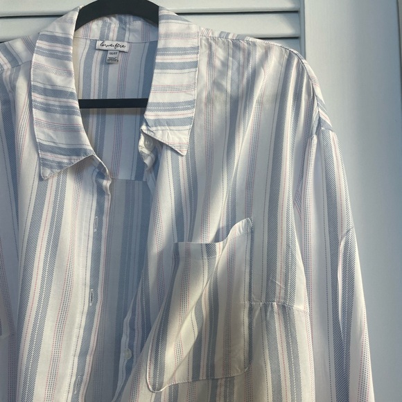 Love, Fire Women’s 1XL/T Shorts & Shirt Set Very Thin & Soft, Like New - Picture 3 of 10